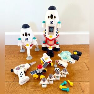 iLearn iPlay RocketShip Spaceship Astronaut Toy Set